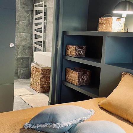 Chambre Dans Maison De Ville Avec Piscine Et Garage En Centre Ville Монпелие Екстериор снимка